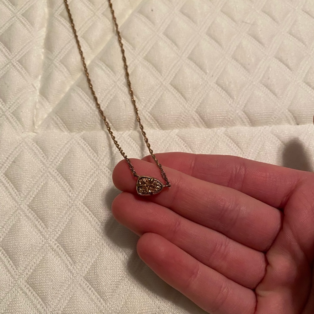 Kendra Scott rose gold necklace